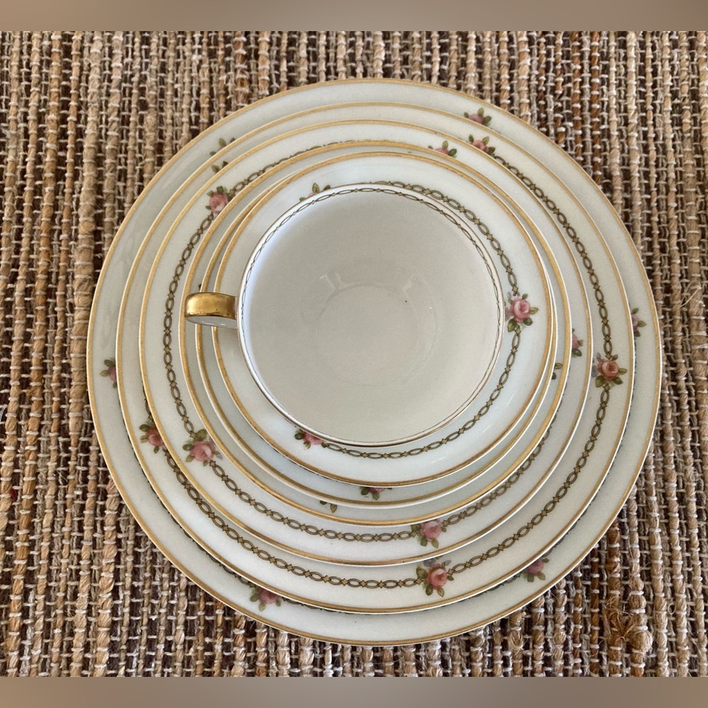 Theodore Haviland The Hanoi 8 piece dinnerware set - Picture 2 of 15